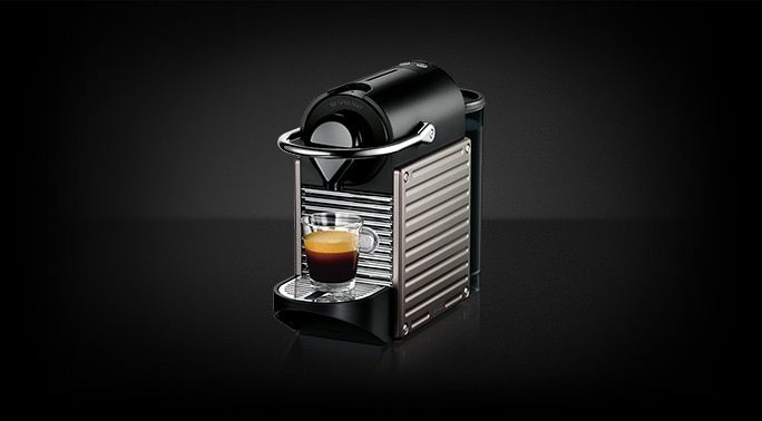 Cafetera Nespresso Pixie C60 automática electric titan para
