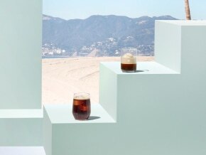 https://www.nespresso.com/shared_res/agility/global/campaigns/summer2023/image-and-text/summer-2023_kv4_primary_m.jpg