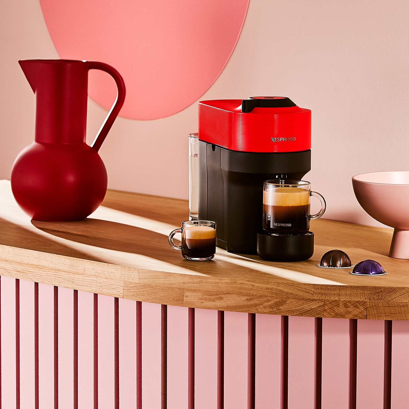 https://www.nespresso.com/shared_res/agility/global/machines/vl/gallery-image/vertuo-pop_red_kitchen_2x.jpg