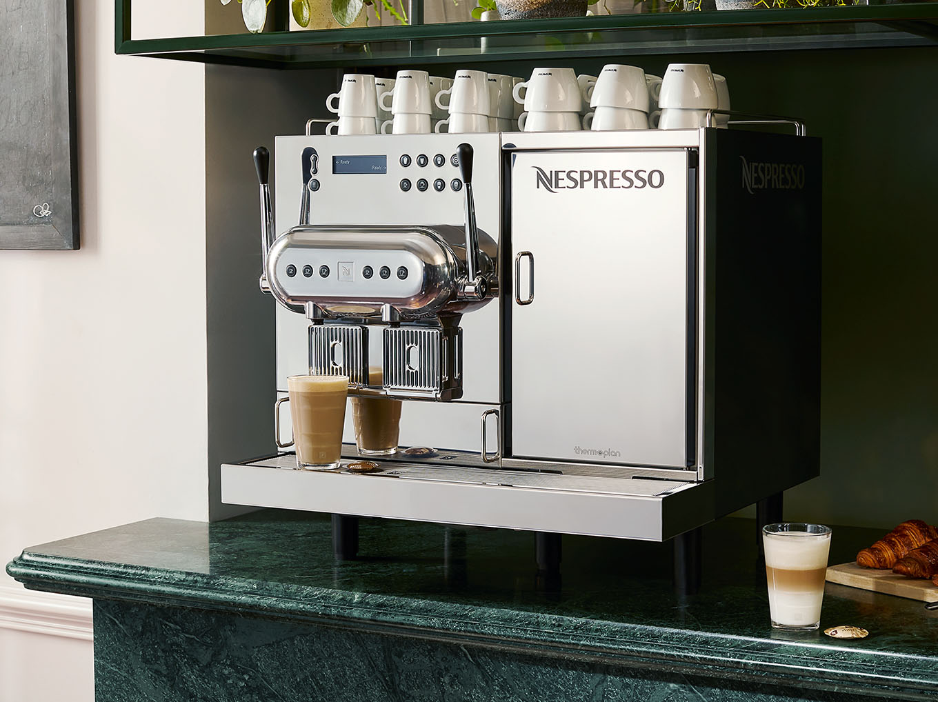 https://www.nespresso.com/shared_res/mos/free_html/my/B2B-What-kind-of-nespresso-machine-should-you-get/003-Aguila-220.jpg